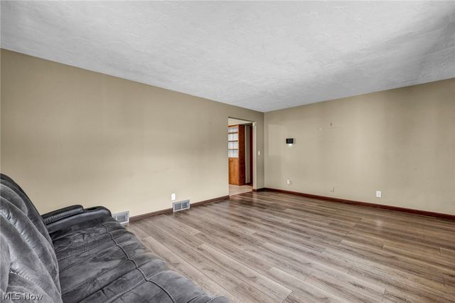 179 Caroline Street, Elyria, OH 44035