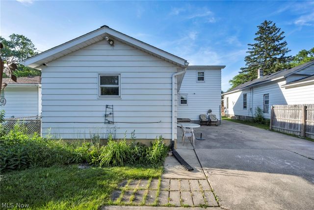 179 Caroline Street, Elyria, OH 44035