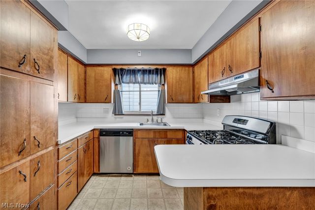 179 Caroline Street, Elyria, OH 44035