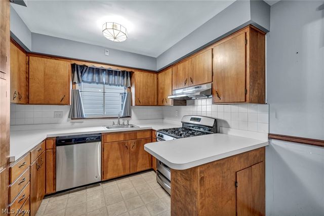 179 Caroline Street, Elyria, OH 44035
