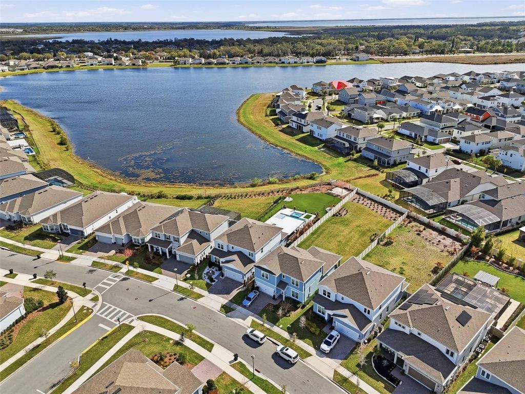 Image 4 of property listing at 13384 PANAMA BEACH COURT, Orlando, FL 32827