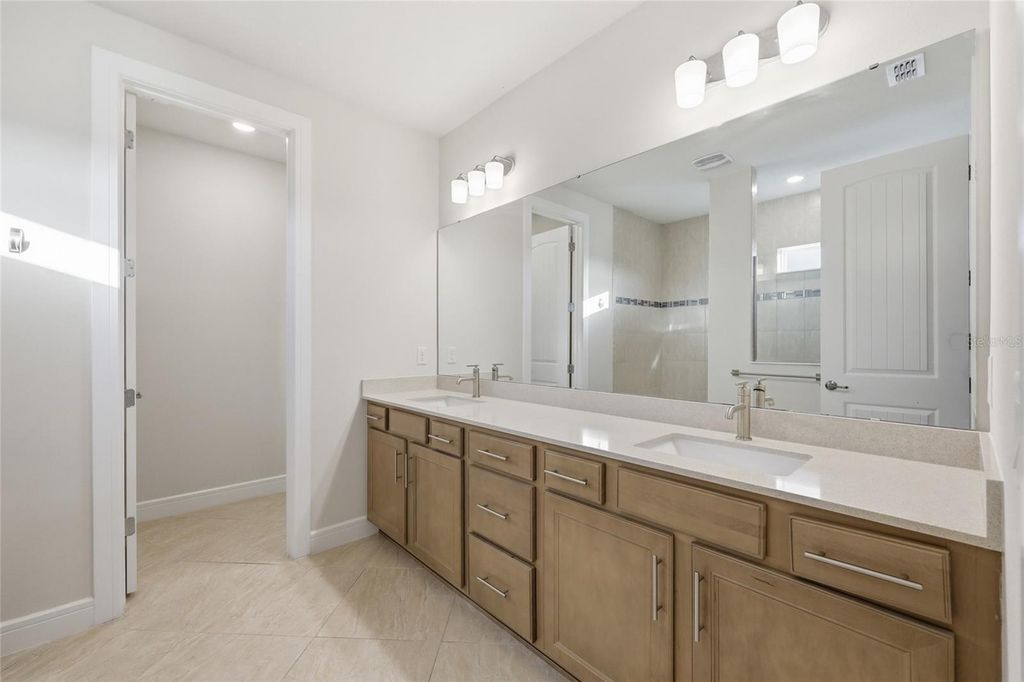 Image 52 of property listing at 13384 PANAMA BEACH COURT, Orlando, FL 32827