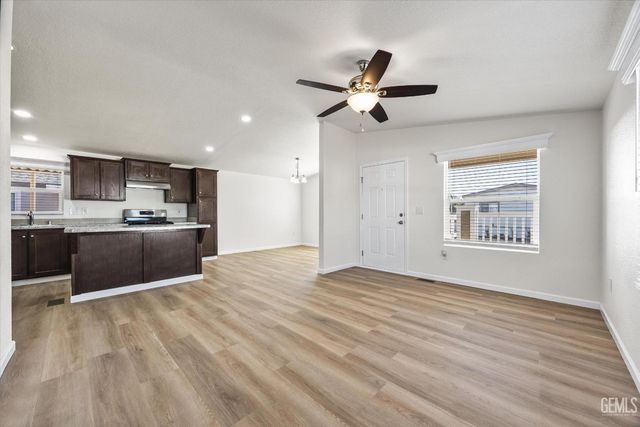 259 Mary Kay Lane, Bakersfield, CA 93308