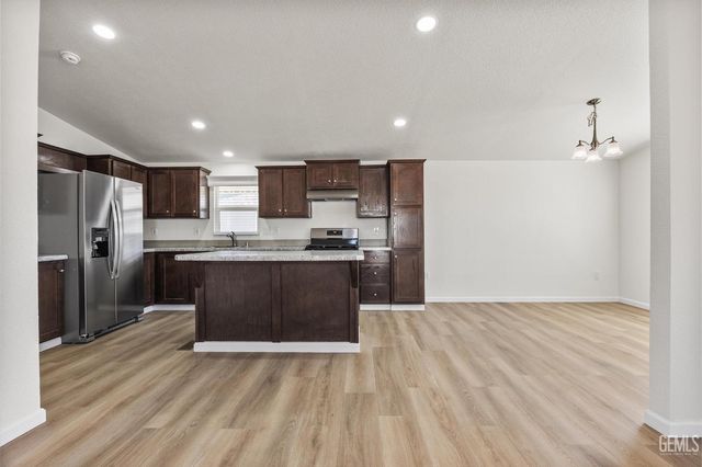 259 Mary Kay Lane, Bakersfield, CA 93308