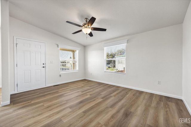 259 Mary Kay Lane, Bakersfield, CA 93308