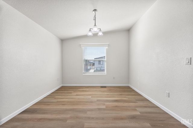 259 Mary Kay Lane, Bakersfield, CA 93308