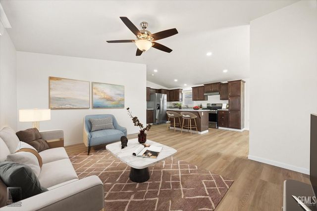259 Mary Kay Lane, Bakersfield, CA 93308