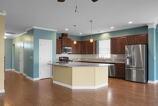568 Crossland Drive, Moncks Corner, SC 29461