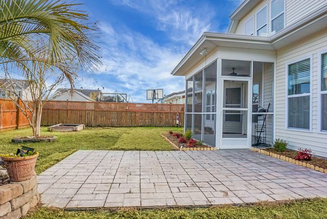 568 Crossland Drive, Moncks Corner, SC 29461