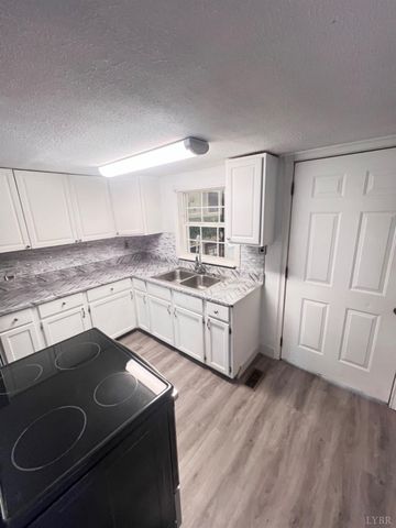 2443 Sunnymeade Rd, Rustburg, VA 24588