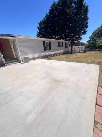 2443 Sunnymeade Rd, Rustburg, VA 24588