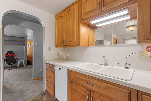 1012 REDWOOD DRIVE, Green Bay, WI 54304