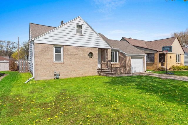 1012 REDWOOD DRIVE, Green Bay, WI 54304