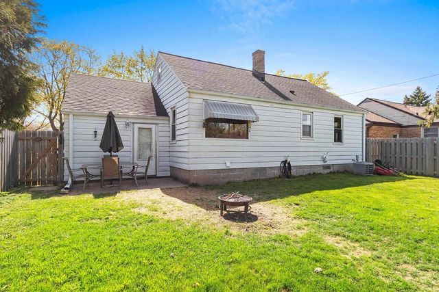 1012 REDWOOD DRIVE, Green Bay, WI 54304