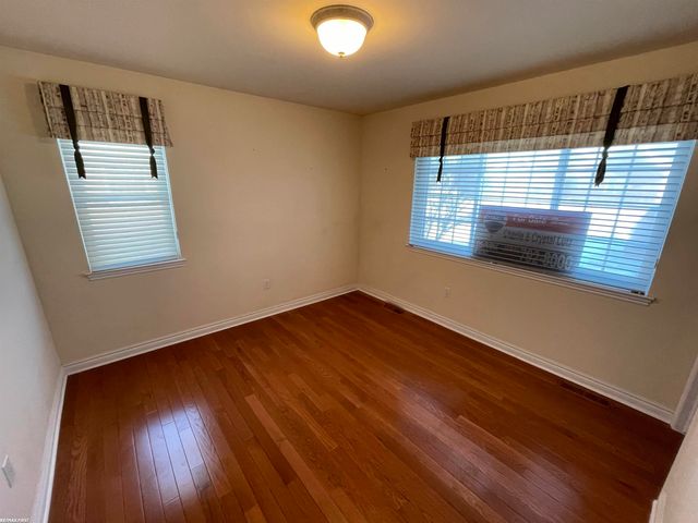 33878 Au Sable Drive, New Baltimore, MI 48047