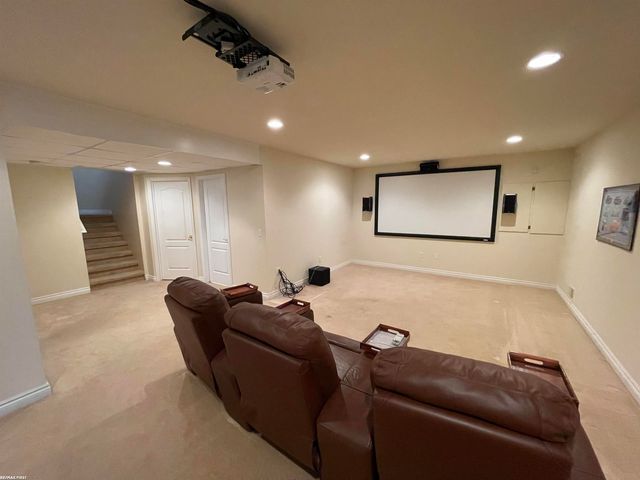 33878 Au Sable Drive, New Baltimore, MI 48047