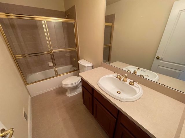 33878 Au Sable Drive, New Baltimore, MI 48047