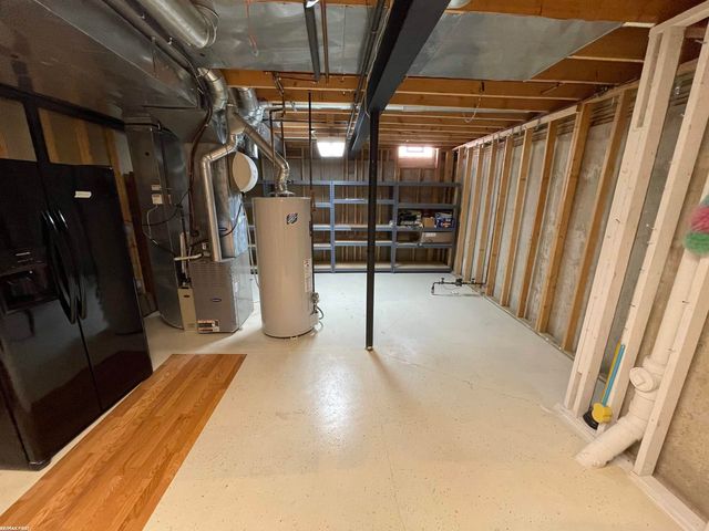 33878 Au Sable Drive, New Baltimore, MI 48047