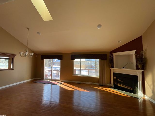 33878 Au Sable Drive, New Baltimore, MI 48047