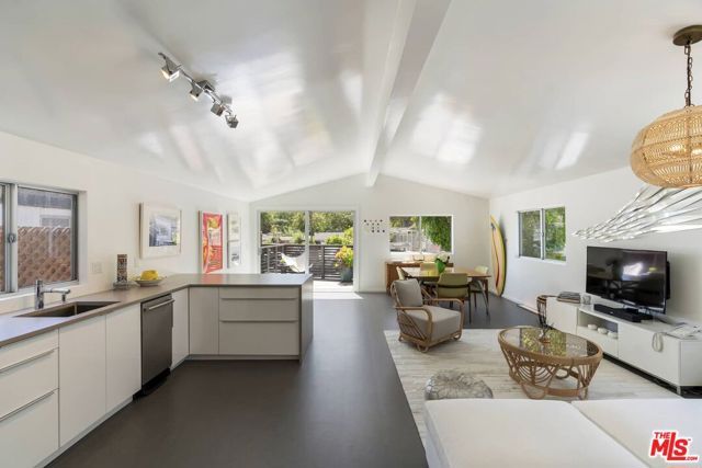 29 Paradise Cove Road, Malibu, CA 90265
