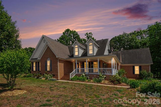 112 Hancock Crossing, Clover, SC 29710