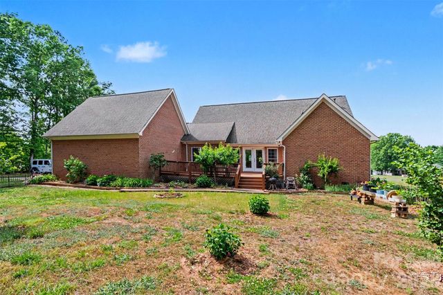112 Hancock Crossing, Clover, SC 29710
