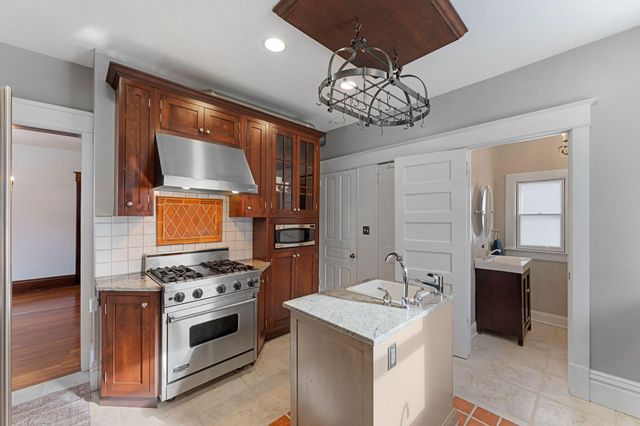 1900 Feronia Avenue, Saint Paul, MN 55104