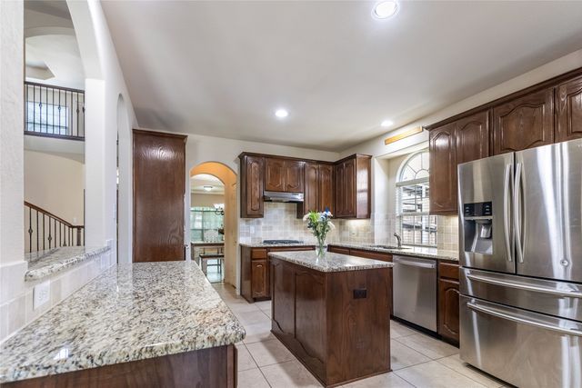 11825 Wolfcreek Lane, Fort Worth, TX 76244