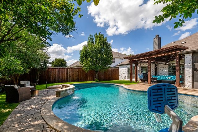 11825 Wolfcreek Lane, Fort Worth, TX 76244