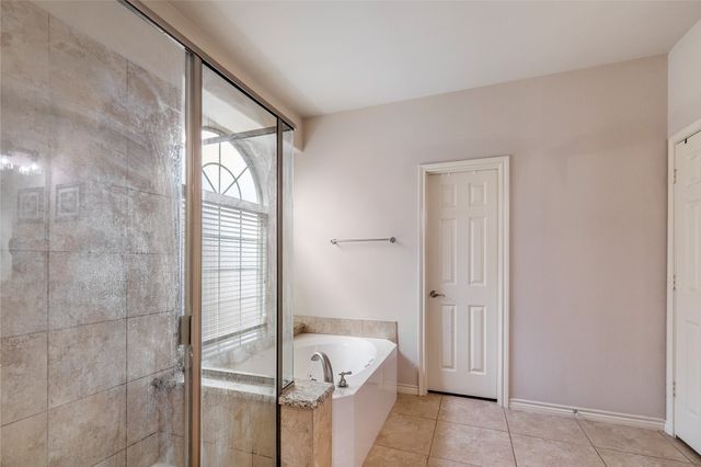 11825 Wolfcreek Lane, Fort Worth, TX 76244