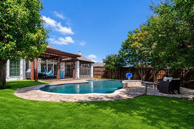 11825 Wolfcreek Lane, Fort Worth, TX 76244