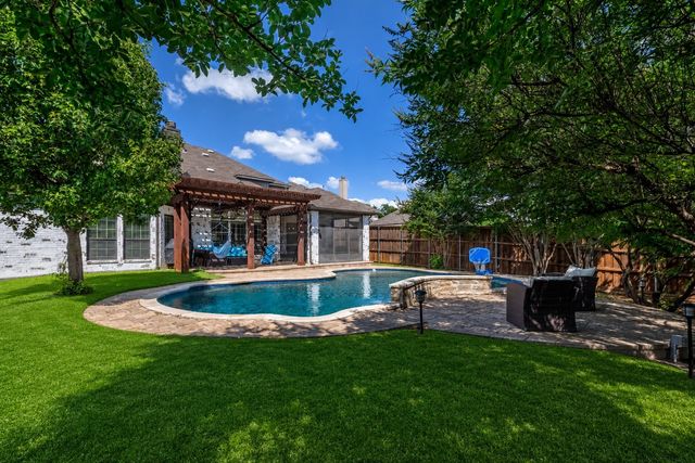 11825 Wolfcreek Lane, Fort Worth, TX 76244