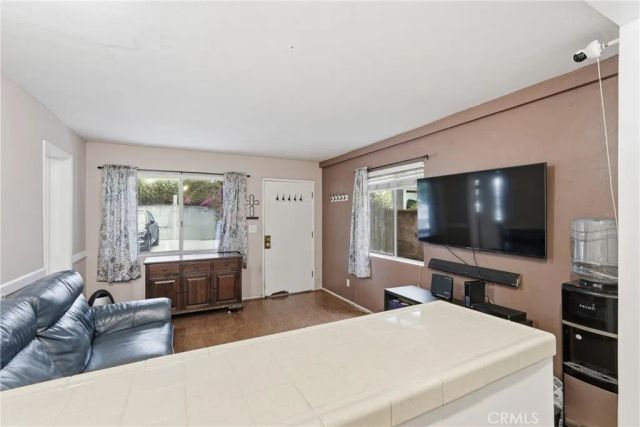 725 Coronado Ave 106, Long Beach, CA 90804