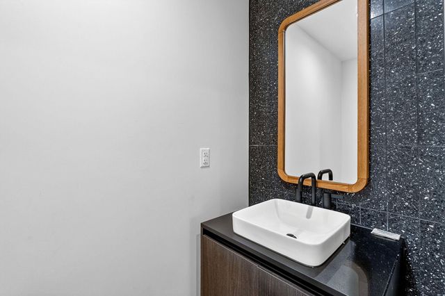 48 East Ave 2911, Austin, TX 78701