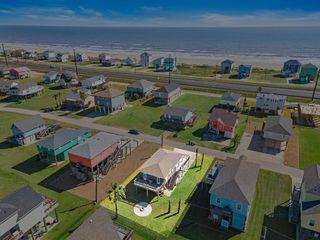 23006 Buena Street, Galveston, TX 77554