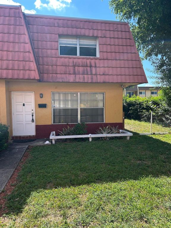 5239 NW 27th St, Fort Lauderdale, FL 33313