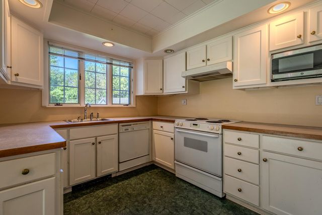 1131 Route 30, Dorset, VT 05251