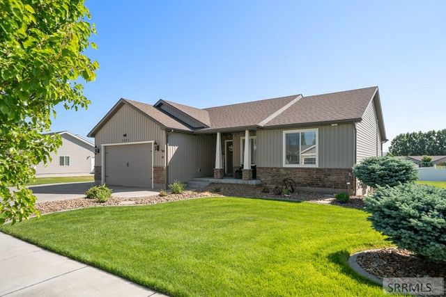 5577 Cottontree Lane, Ammon, ID 83406