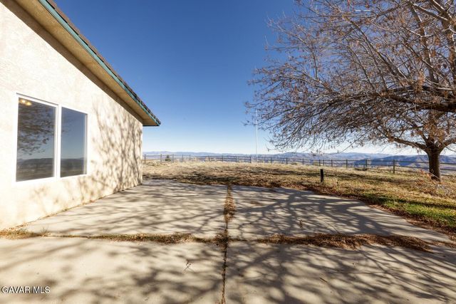 26801 Cabriolet Court, Tehachapi, CA 93561