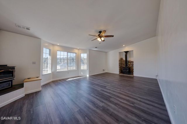 26801 Cabriolet Court, Tehachapi, CA 93561