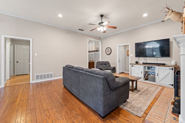 1618 Hyde Park Boulevard, Cleburne, TX 76033