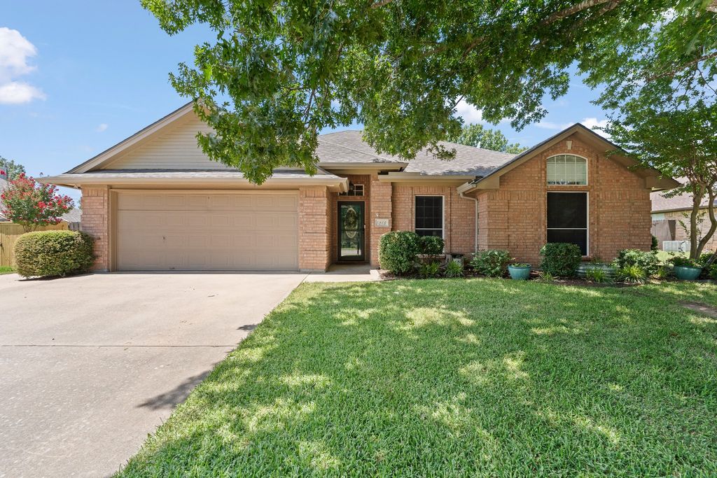 1618 Hyde Park Boulevard, Cleburne, TX 76033