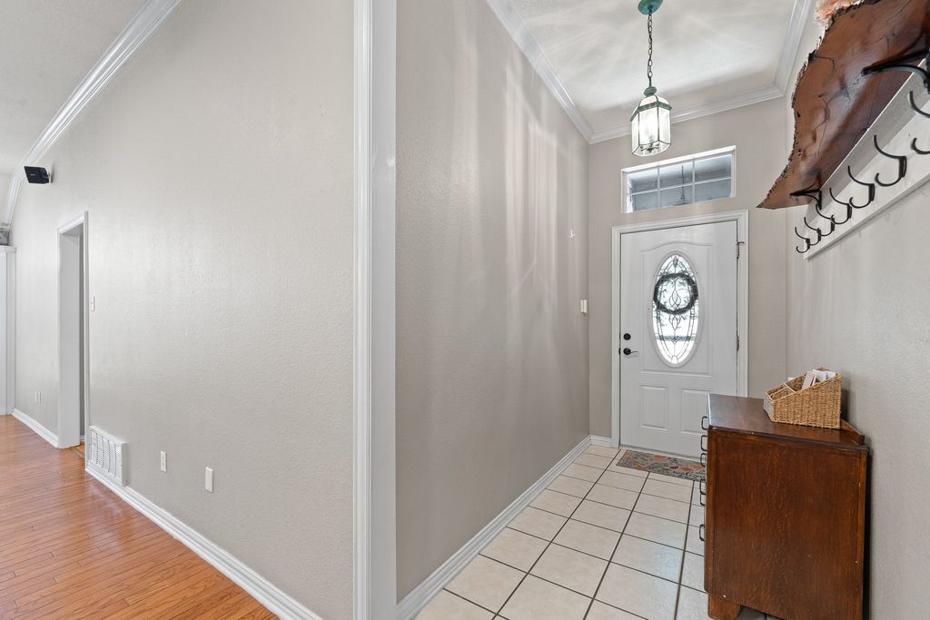 1618 Hyde Park Boulevard, Cleburne, TX 76033 — photo 4