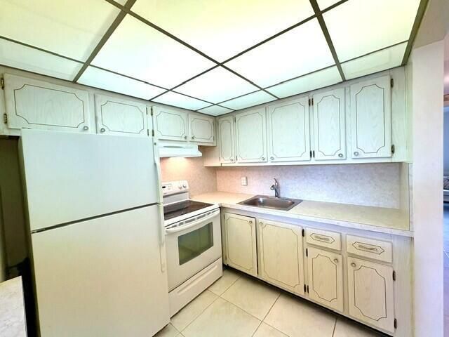 116 Windsor F, West Palm Beach, FL 33417
