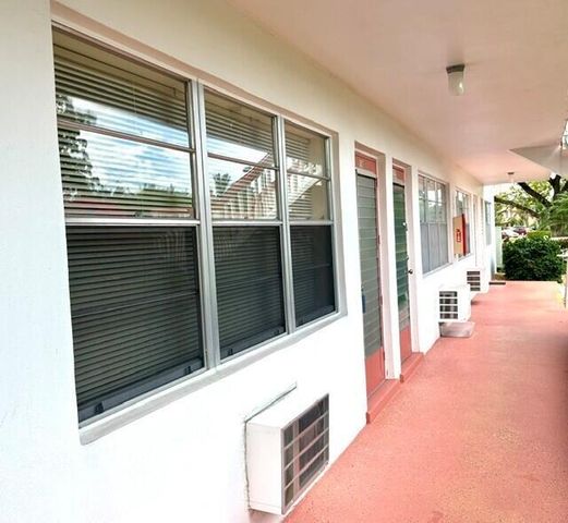 116 Windsor F, West Palm Beach, FL 33417