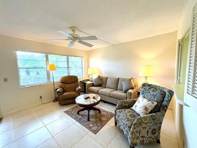 116 Windsor F, West Palm Beach, FL 33417
