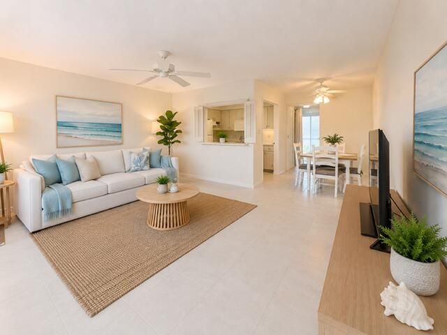 116 Windsor F, West Palm Beach, FL 33417