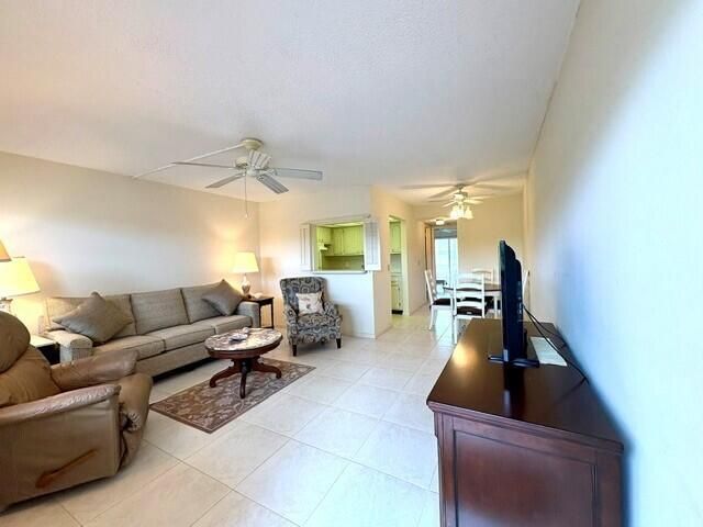 116 Windsor F, West Palm Beach, FL 33417