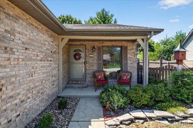 313 Hickory Bend, Belleville, IL 62223