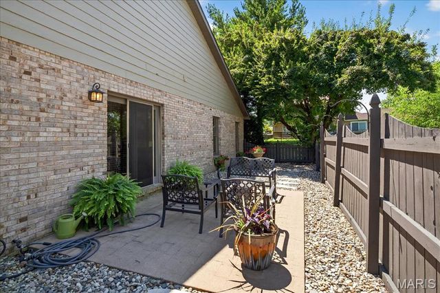 313 Hickory Bend, Belleville, IL 62223